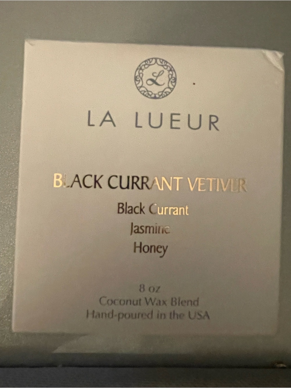 LA LUEUR Black Currant Vetiver Coconut Wax Scented Candle 8oz Luxury Gift NIB - Picture 4 of 7
